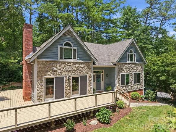 202 Riva Ridge Dr, Fairview, NC 28730