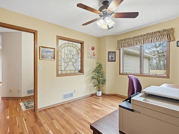5th image of 561 Deer Ridge Ln S