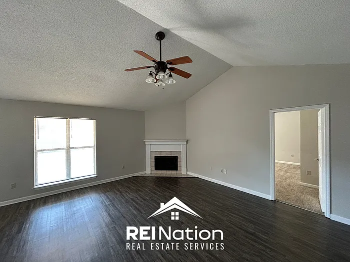 3 bed, 2.0 bath, 1476 sqft, $1,750 — Photo 2