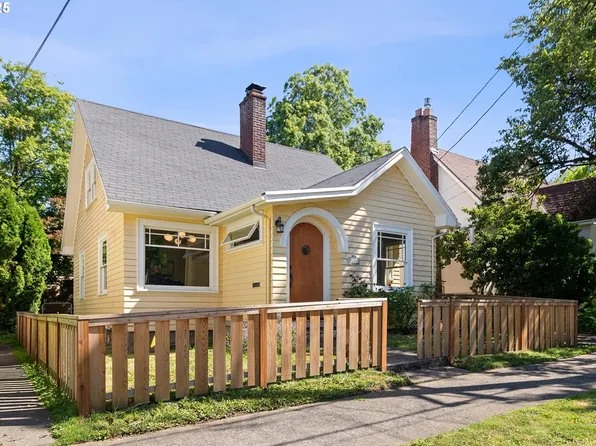 2213 SE Pine St, Portland, OR 97214