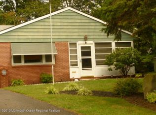 15 Buttercup Ct, Toms River, NJ