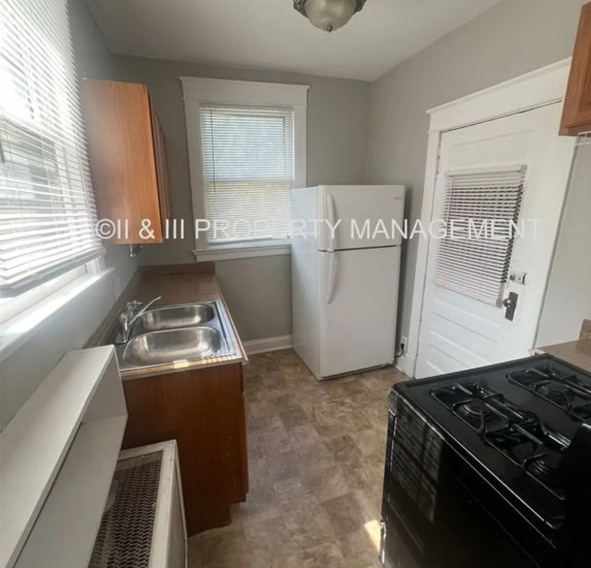 221 West 37th St Apt 1W - 1 — Photo 1