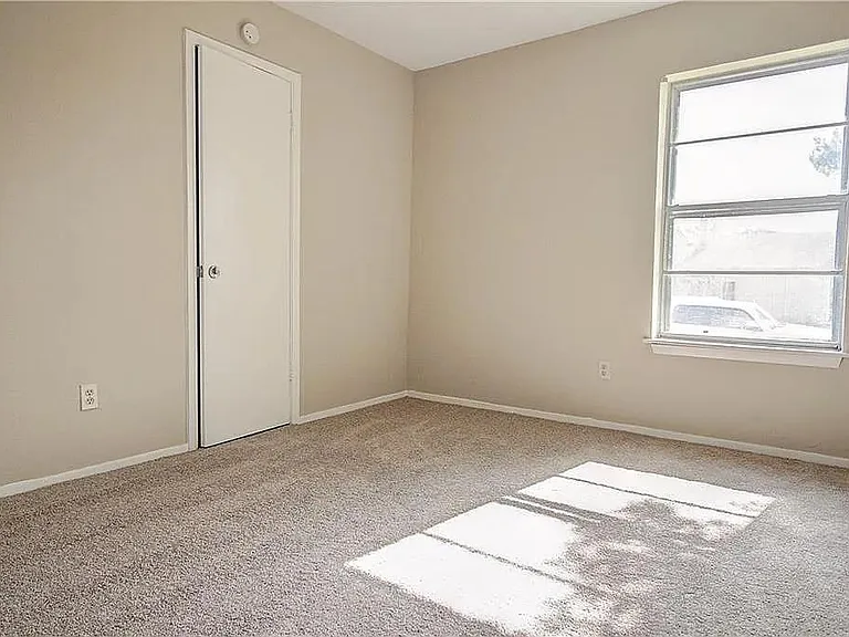 3414 Chesapeake Dr — Photo 4