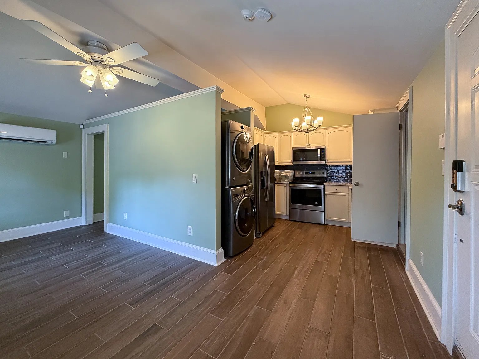1 bed, 500 sqft, $1,600 — Photo 1