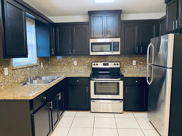 407 Baltic Ave #4 — Photo 8