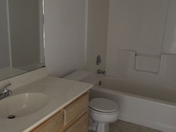 4th image of 2805 N 32nd St