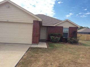 111 Live Oak Ln, Terrell, TX 75160