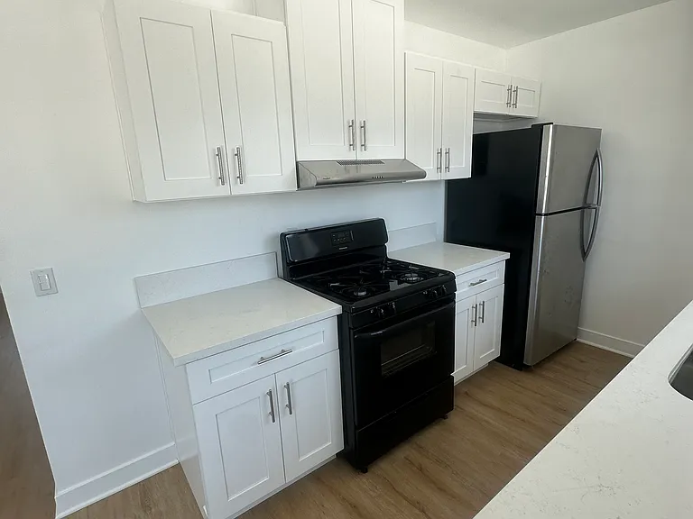 20527 W Vanowen St — Photo 8