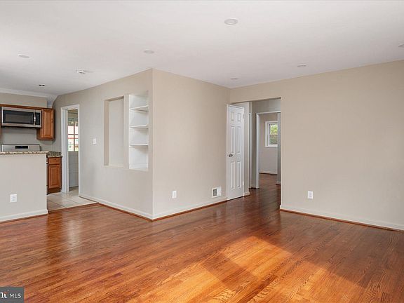 4th image of 12818 Evanston St