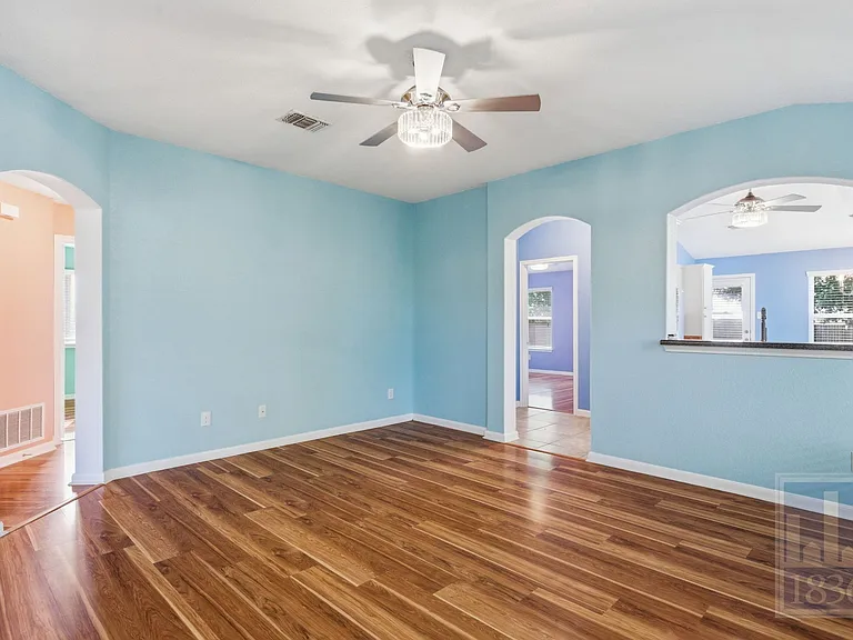 432 Thunderstorm Ave — Photo 4