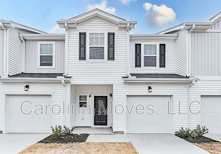 225 Telford Dr — Photo 1
