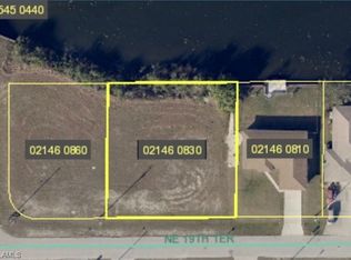 307 NE 19th Ter, Cape Coral, FL 33909
