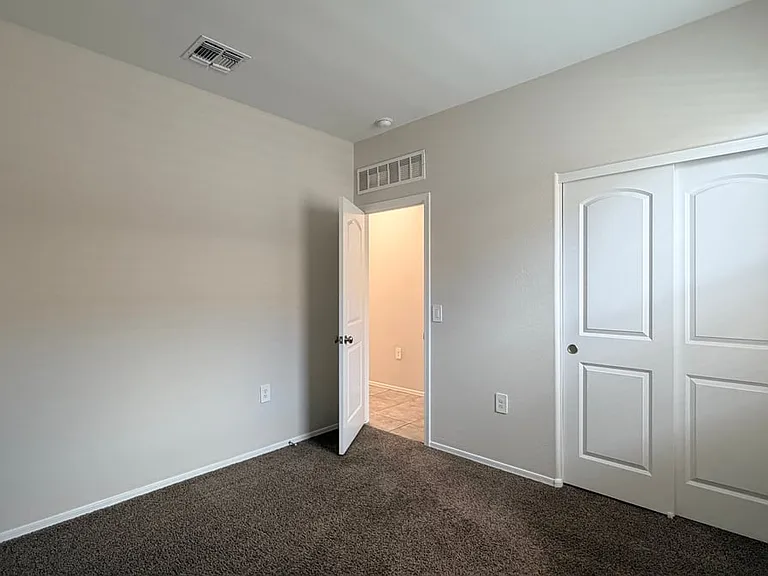 35420 W San Alvarez Ave — Photo 9
