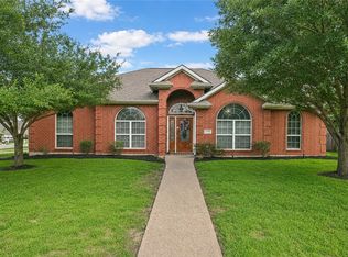 2700 Hickory Ct, Bryan, TX 77808