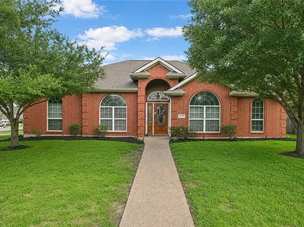 2700 Hickory Ct, Bryan, TX 77808