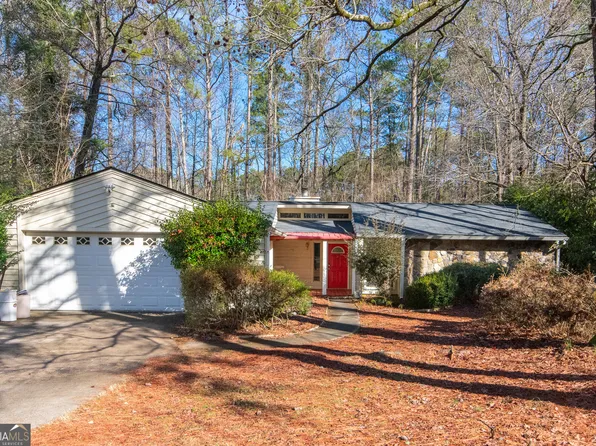 218 Groveland Dr, Peachtree City, GA 30269