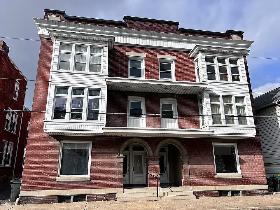 32 S Potomac St #2
