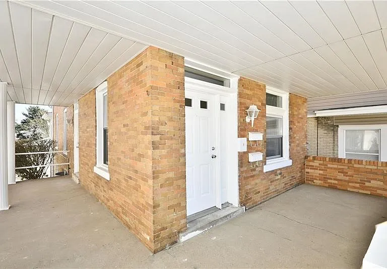 3743 Brownsville Rd — Photo 2
