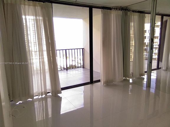 5th image of 1925 Brickell Ave #1204-D