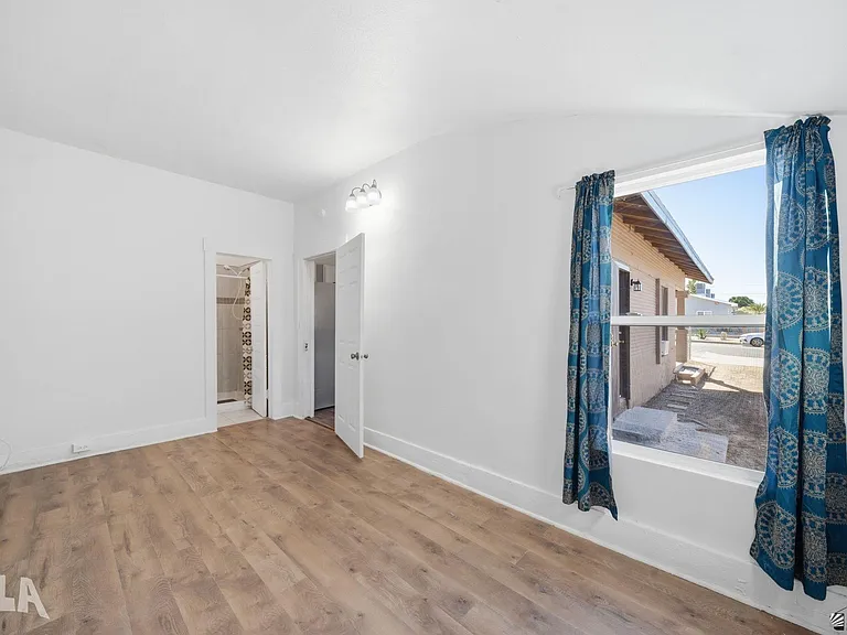 593 S 1st Ave — Photo 12