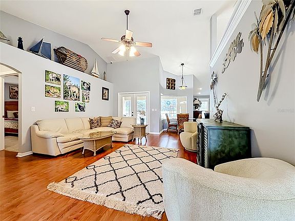 3rd image of 10445 SE 42nd Ter
