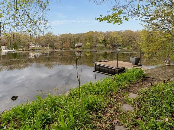 3rd image of 351 E Lakeshore Dr