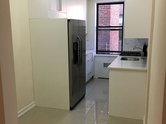 2nd image of 1625 E 13th St APT 6A