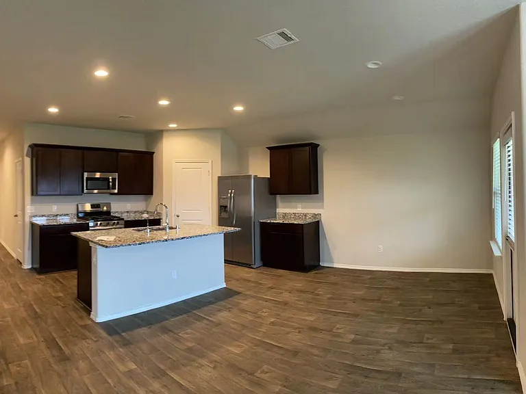 1838 Gibbons Creek Dr — Photo 7