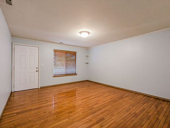 2nd image of 7503 83rd Pl NE