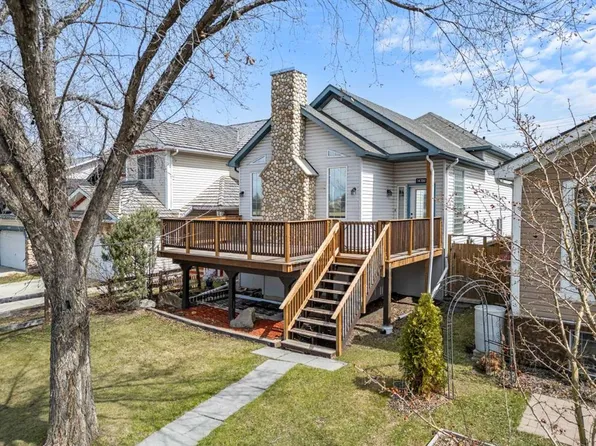 14700 W Mount McKenzie Dr SE, Calgary, AB T2Z 2V1
