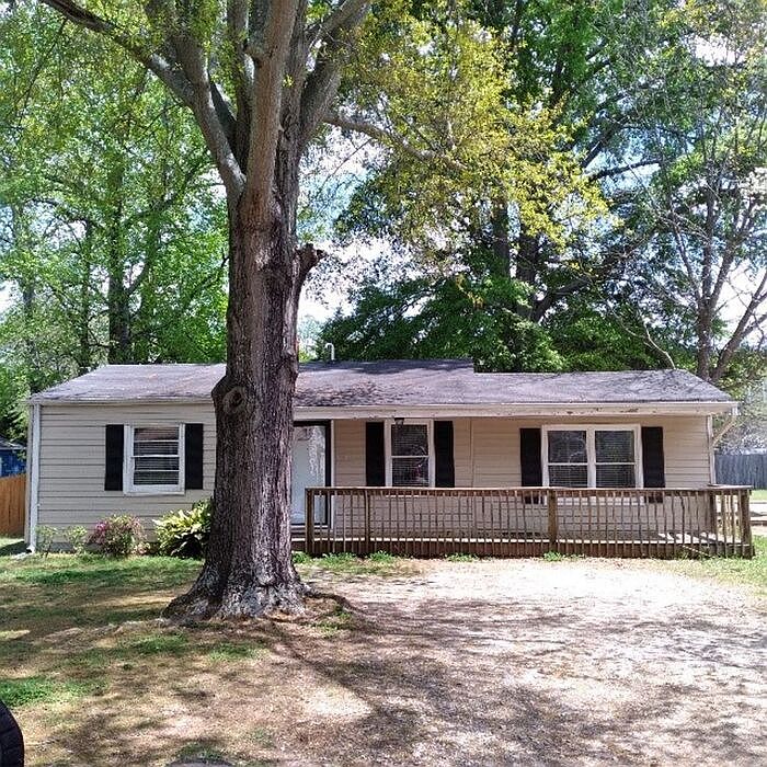 1st image of 14 Essex Ct