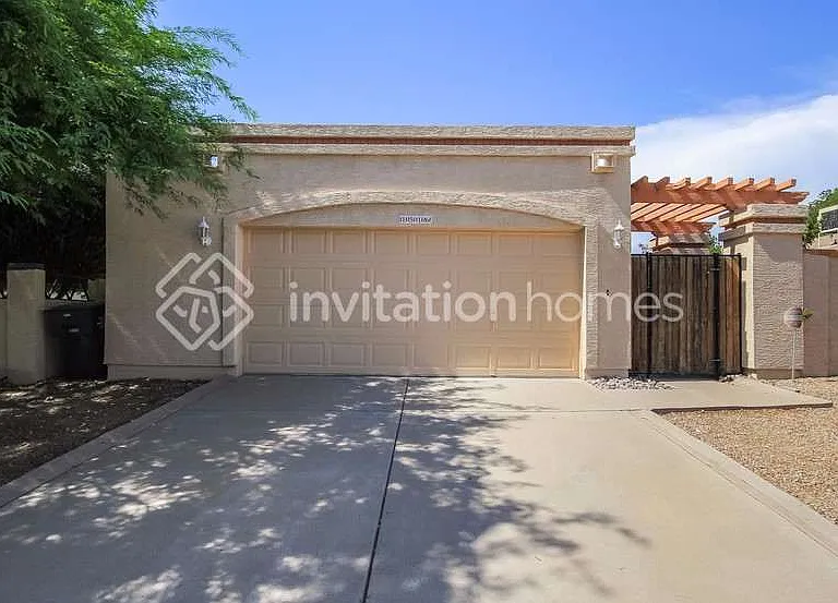 1516 E Kristal Way — Photo 1