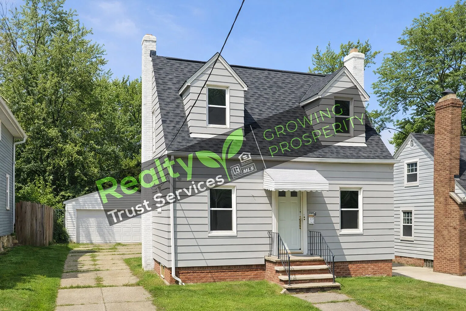 1064 Woodview Road Cleveland Heights OH 44121 - 1064 Woodview Road — Photo 1