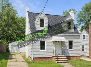 1064 Woodview Rd, Cleveland Heights, OH 44121