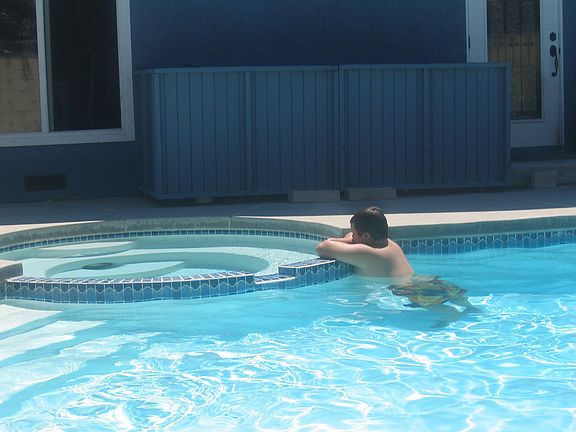 45ft pool w/Jacuzzi; great for lounging!