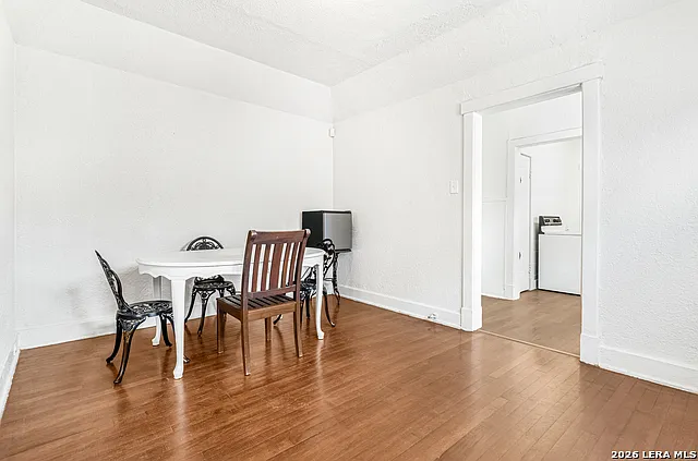 1434 Hicks Ave — Photo 8