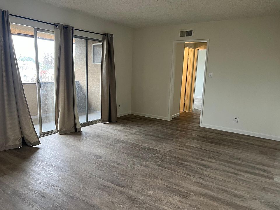 1st image of 5733 Huntington Dr N #14