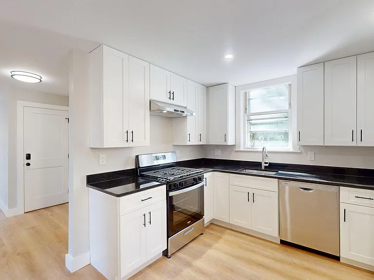 8 Curtis St #2 — Photo 9