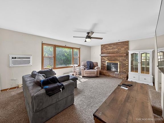 4th image of 830 E Kimball Ave