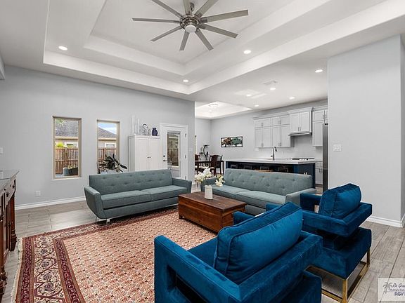3rd image of 6860 Woodstock Dr #35