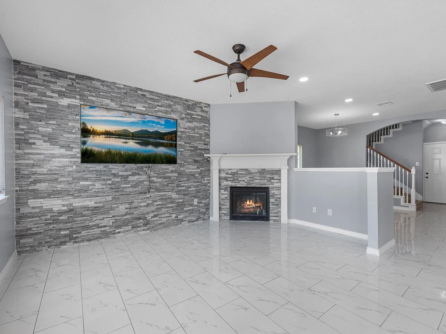4 bed, 2.5 bath, 2188 sqft, $2,100 — Photo 4