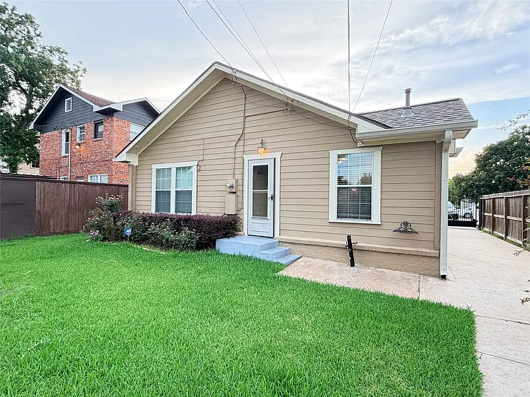 8234 Bonner Dr — Photo 16