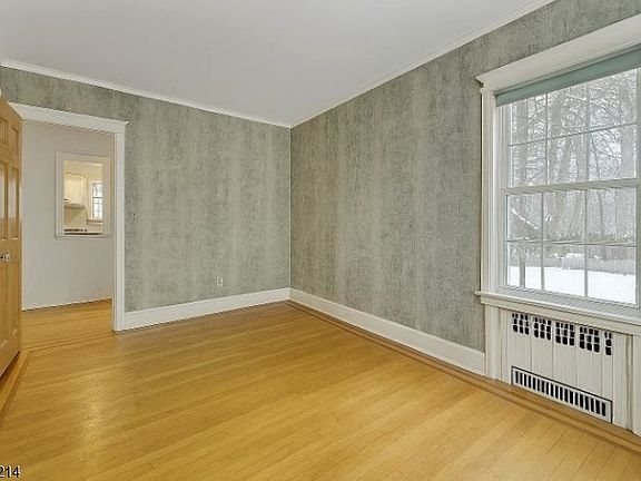 5th image of 314 Knickerbocker Rd