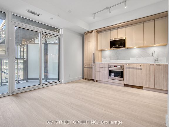 3rd image of 6 Greenbriar Rd #501