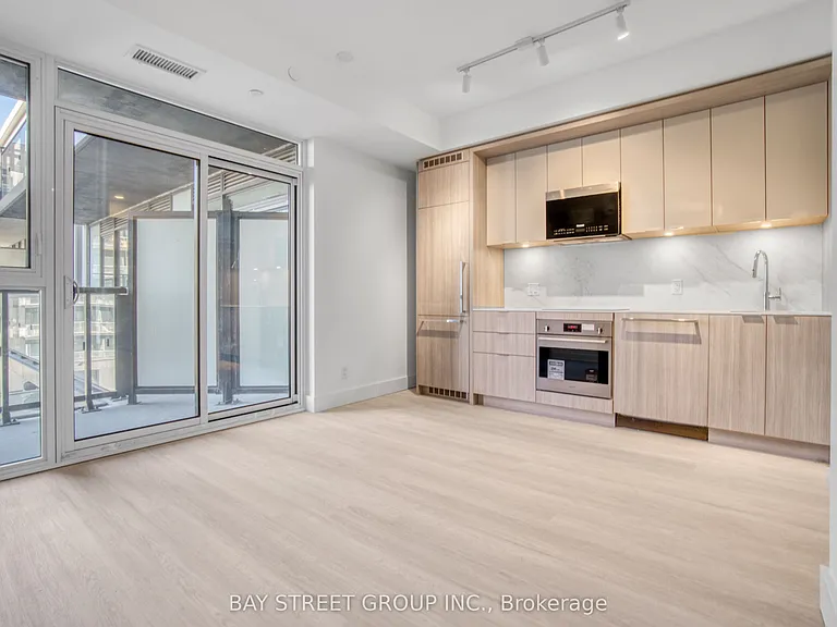 6 Greenbriar Rd #501 — Photo 3