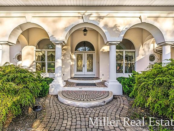 3rd image of 660 Indian Hills Dr