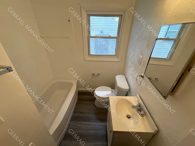 8606 Strathmoor St — Photo 12
