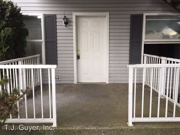 2nd image of 1910 Ahlers Ave APT 1