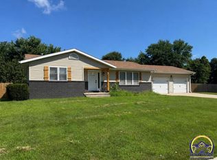 300 Choctaw Rd, Hiawatha, KS 66434