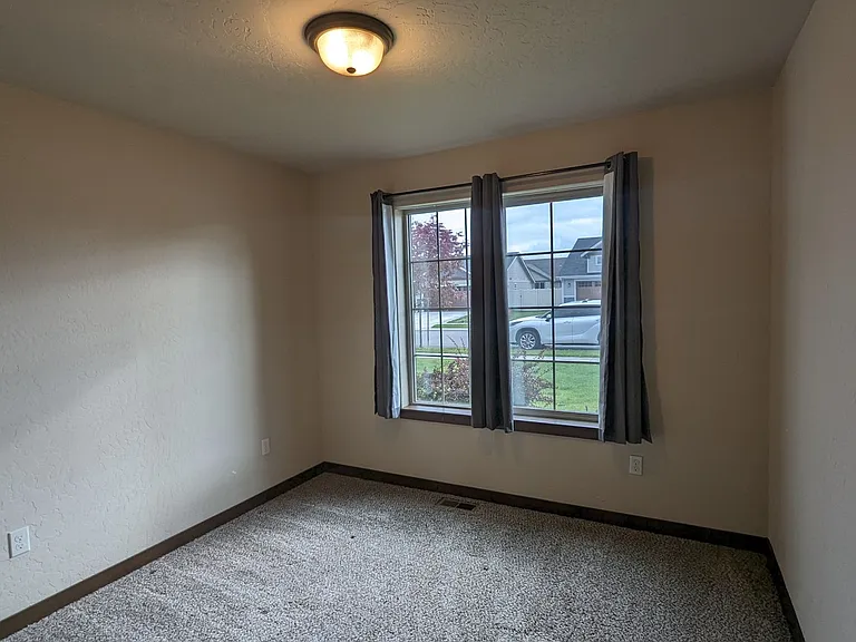 2537 N Lehigh Ct — Photo 15